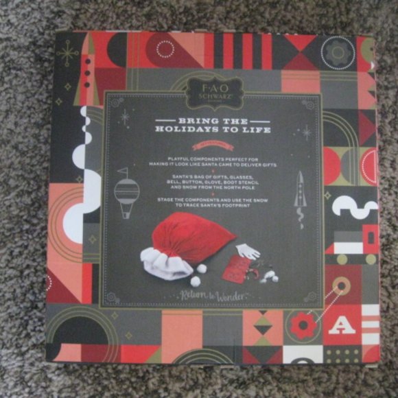 FAO Schwartz 7-Piece Santa Evidence Kit - Picture 2 of 2